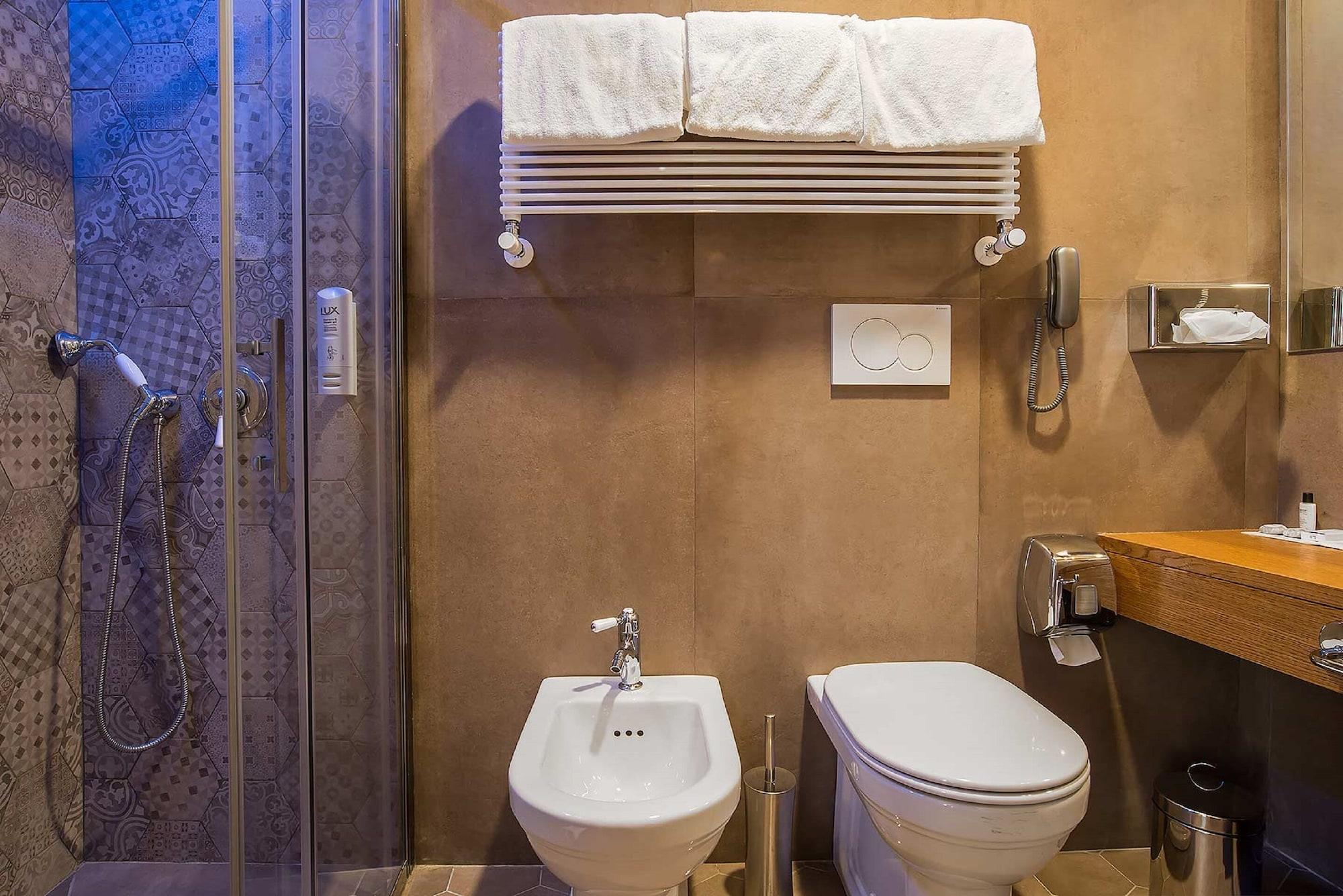 Elite Hotel 3*
