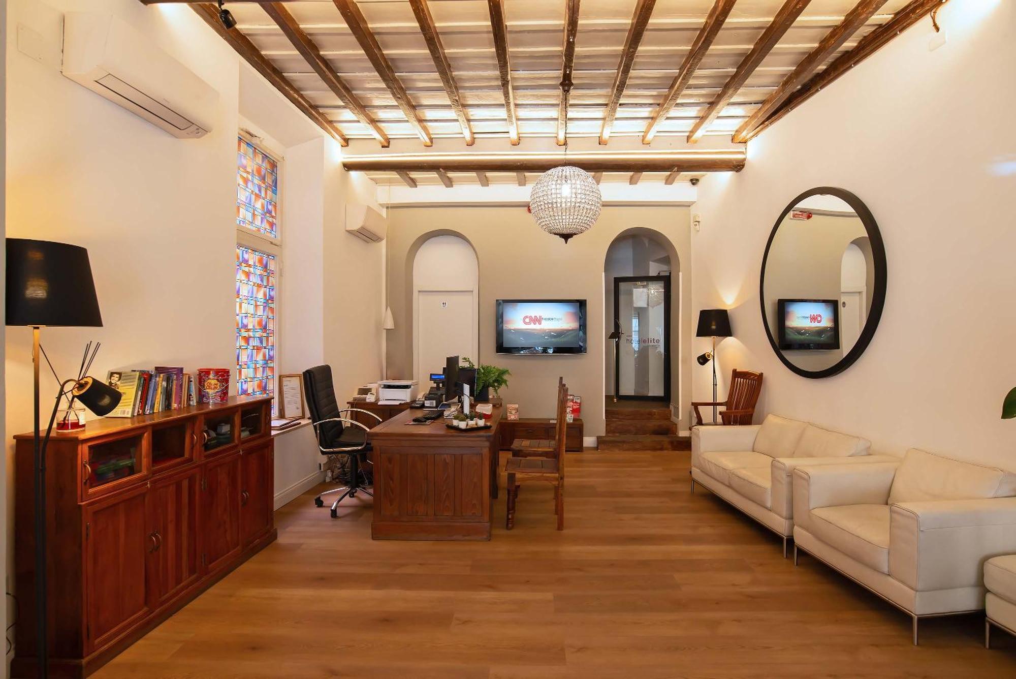 Elite Hotel 3*